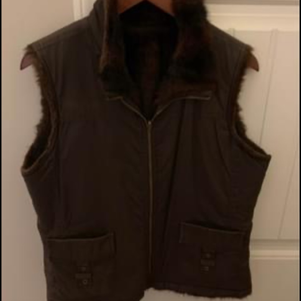 Women’s Old Navy reversible vest